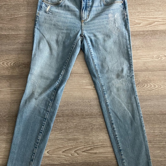 NWT LOFT Petite Modern Skinny Jeans - Picture 3 of 3